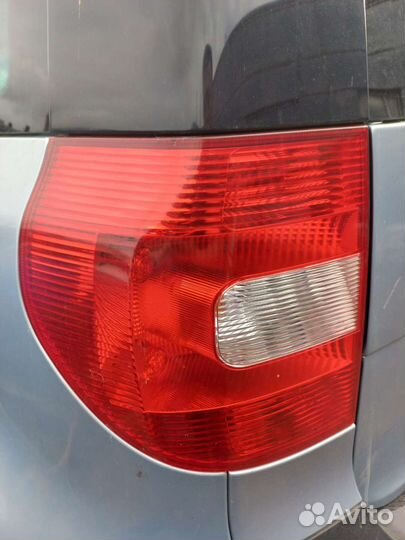 Фонарь левый Skoda Yeti