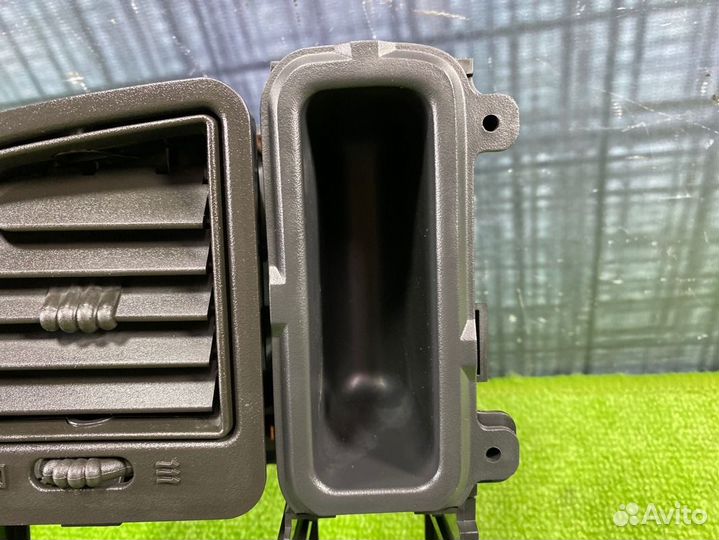 Воздуховод Cadillac Escalade LQ9 2004