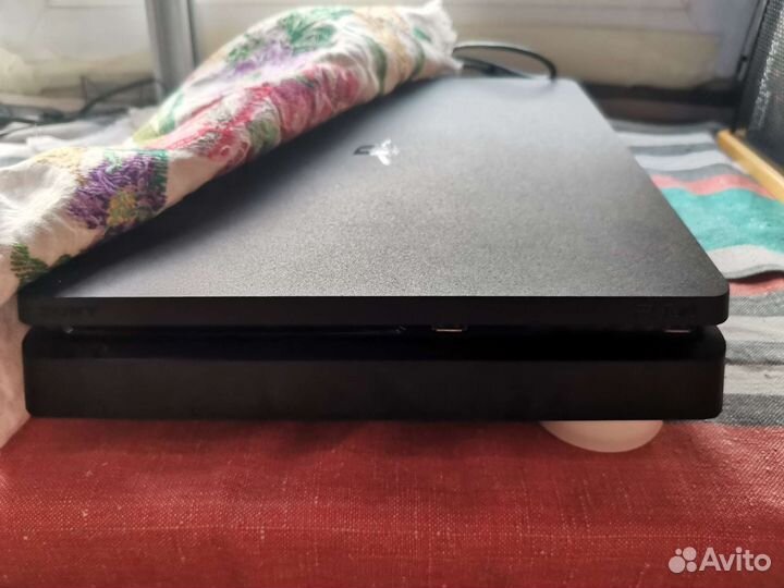 PlayStation 4 Slim 1tb