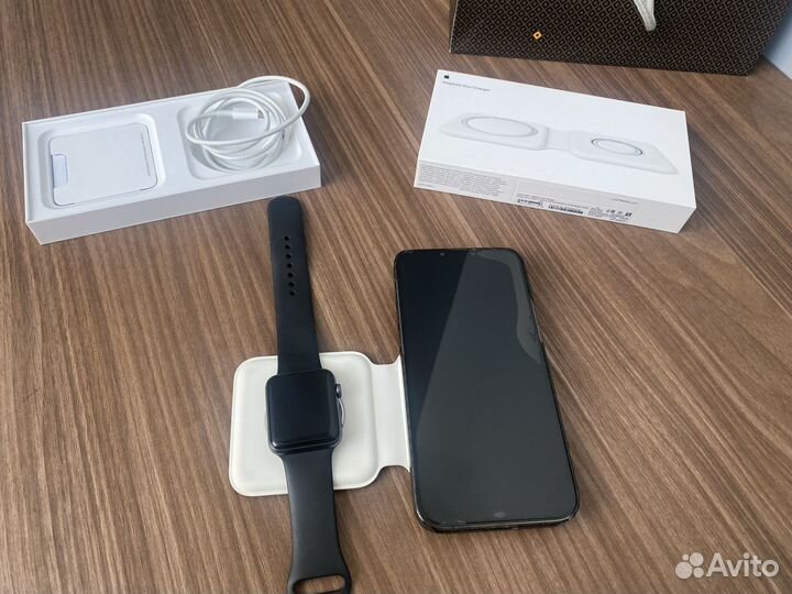 Беспроводное зарядное устройство Apple MagSafe Duo