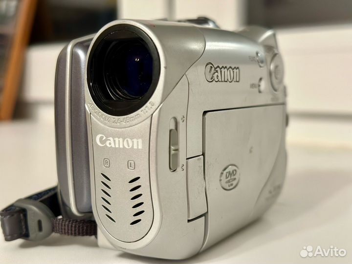Видеокамера canon