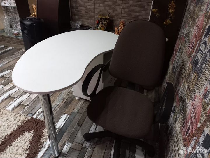 Кресло и стул маникюрный