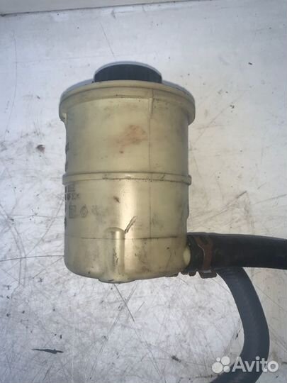 Бачок гидроусилителя руля Renault Logan K7JA710