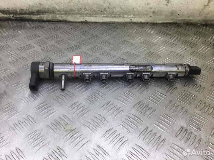 Топливная рампа BMW 1-Series 0281002738; 135378057