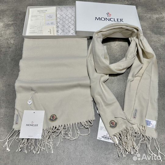 Шарф в коробке moncler