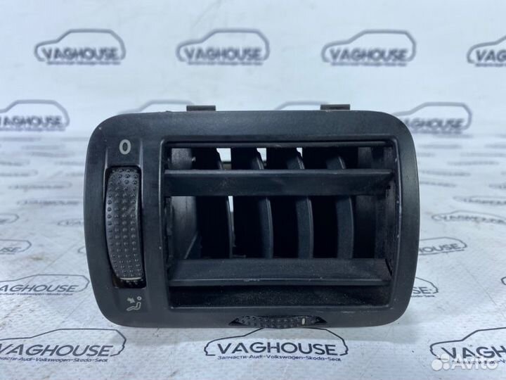 Дефлектор воздуховода правый Volkswagen Passat B5