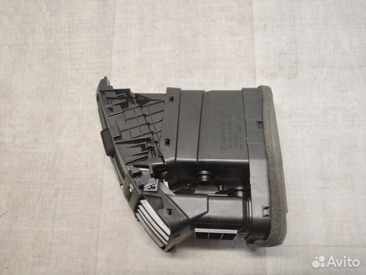 Дефлектор воздушный левый Kia Ceed ED 1.6 G4FC