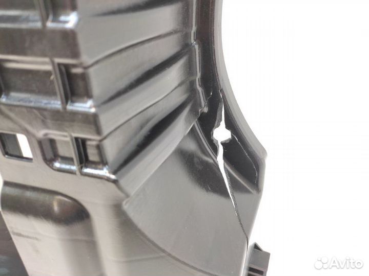 Панель передняя (телевизор) Volkswagen Golf 6 1.4