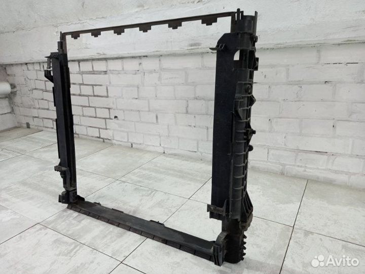 Рамка радиатора Land Rover Range Rover 322 5.0