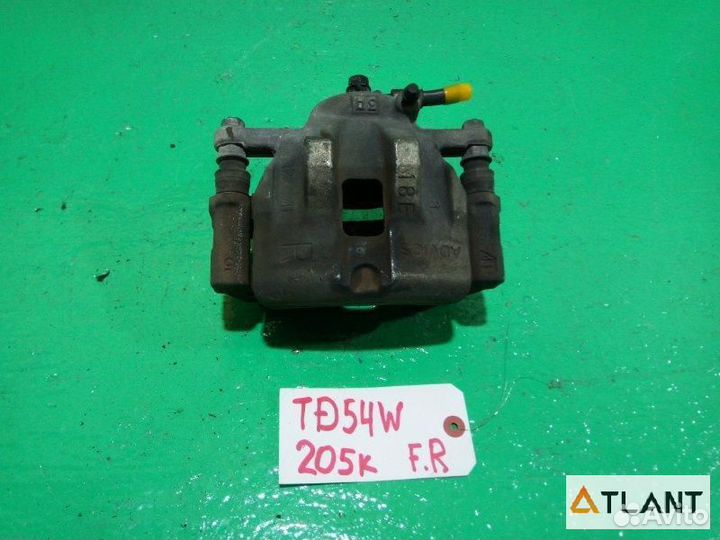 Суппорт передний правый suzuki escudo