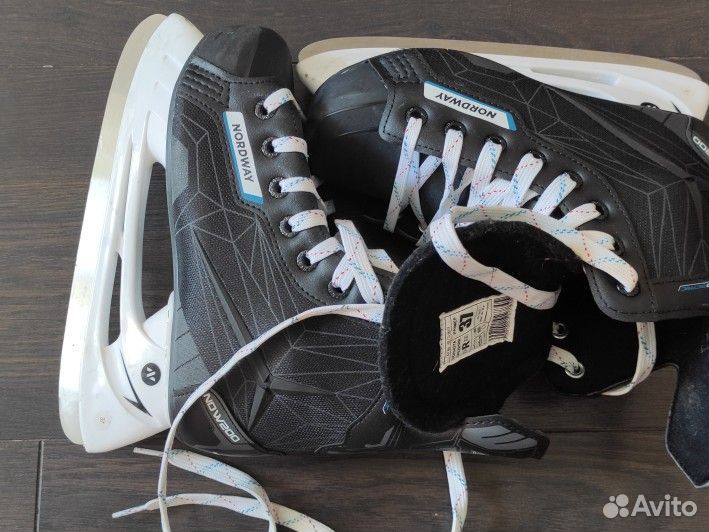 Коньки хоккейные