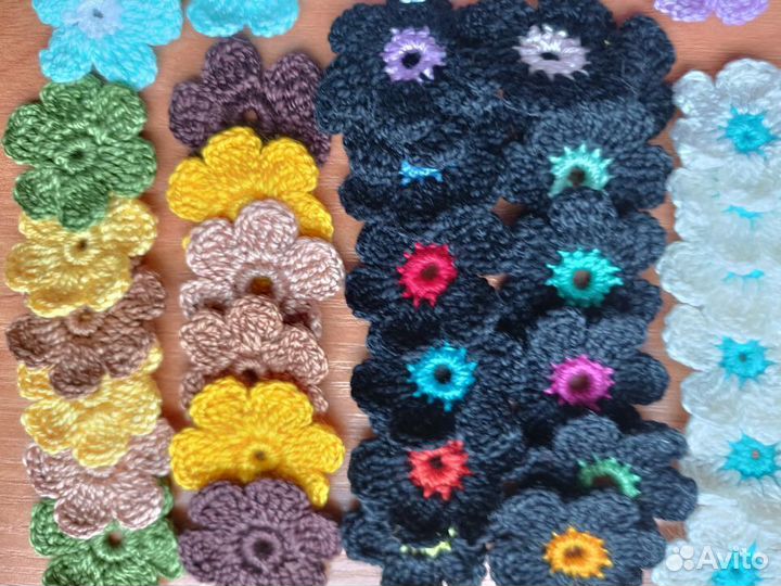 Набор вязаных цветочков 12 шт