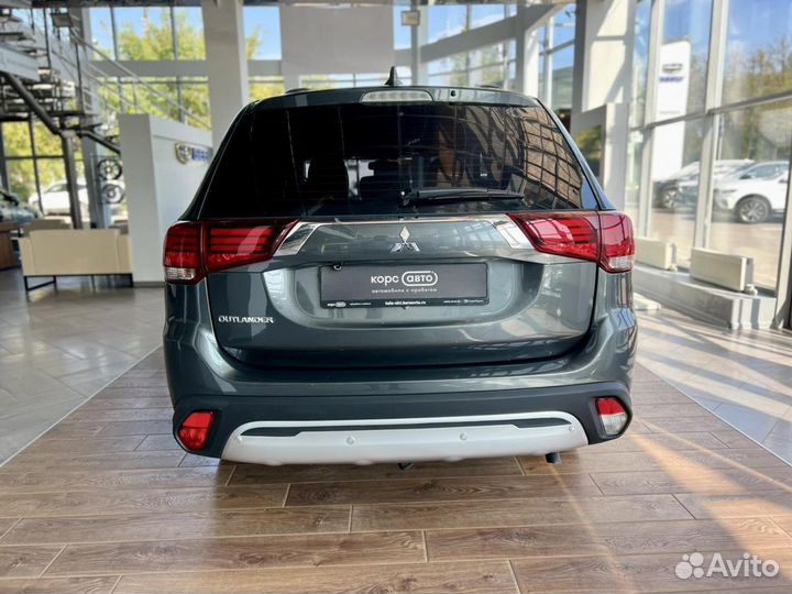 Mitsubishi Outlander 2 CVT, 2020, 42 212 км