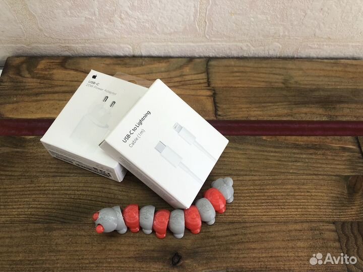 Зарядка на iPhone Lightning Cable