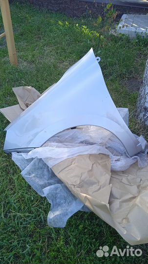 Оригинальное крыло переднее левое гранта Лифтбек