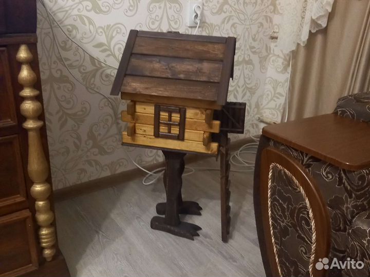 Избушка на курьих ножках