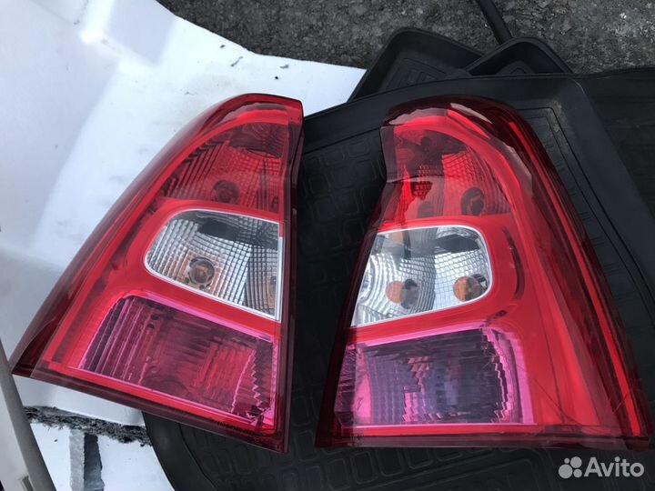 Фонари задние Рено Логан 10-14г