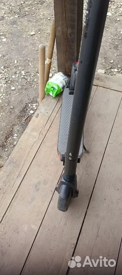 Продам электро самокат ninebot KickScooter ES2