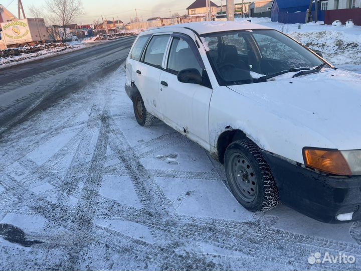 Nissan AD 1.5 AT, 1999, битый, 145 000 км