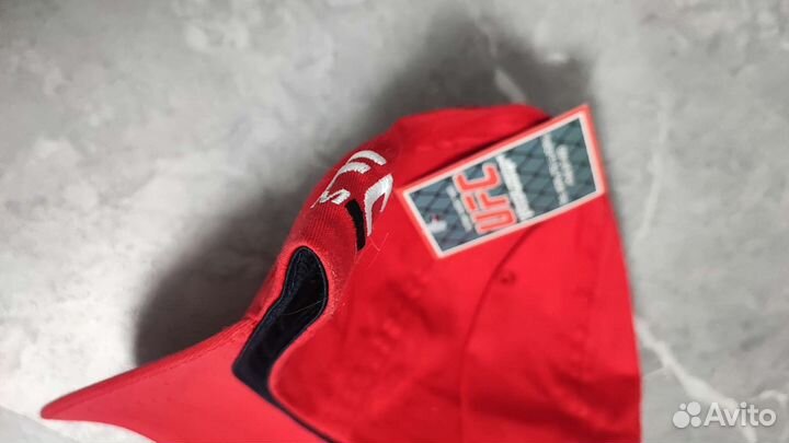 Бейсболка Ufc закрытая на резинке