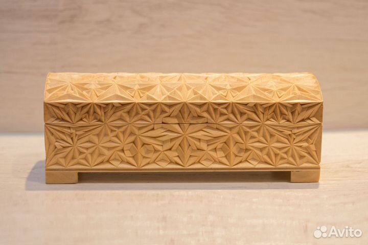 Резная шкатулка