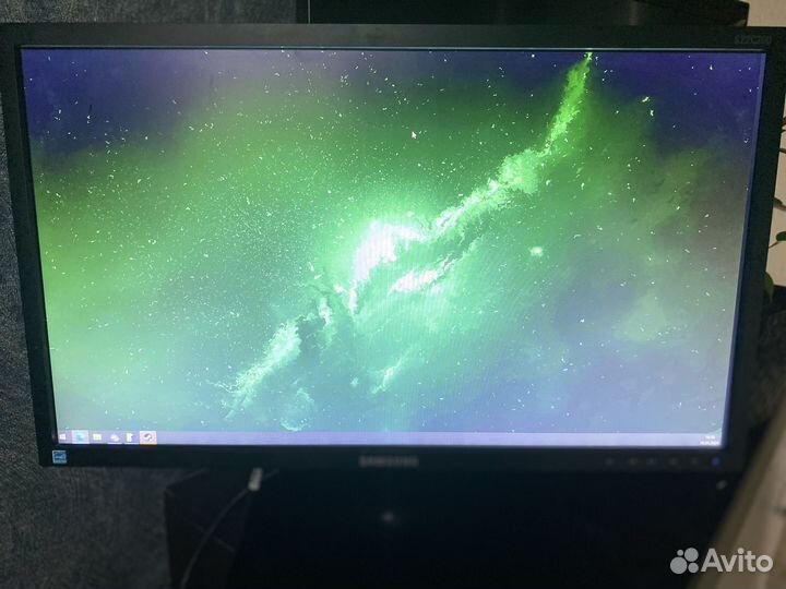 Монитор Samsung 21.5