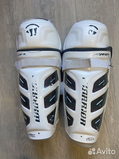 Продам хоккейные вещи