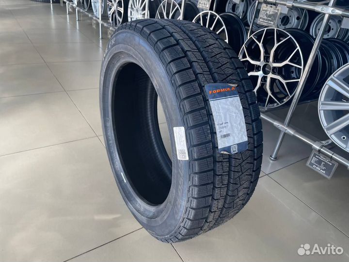 Pirelli Formula Ice FR 225/50 R17 98T