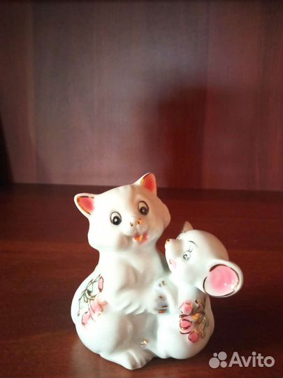 Фарфоровые статуэтки