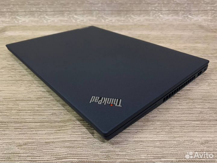 ThinkPad P14s Gen 4 HDR Ryzen 7 Pro 7840U 64GB/1TB