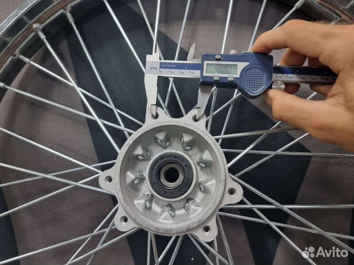 Колесо для мотоцикла в сборе, обод 21