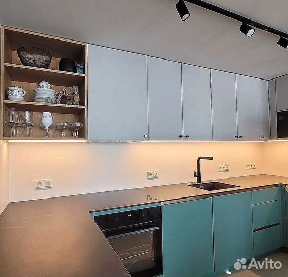 Кухня в потолок