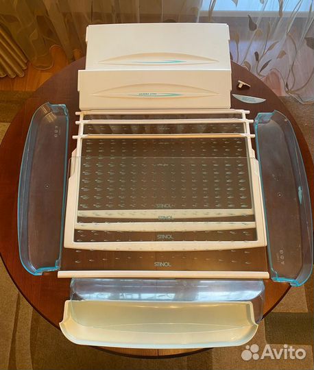 Полки балконы дверцы для холодильника Stinol