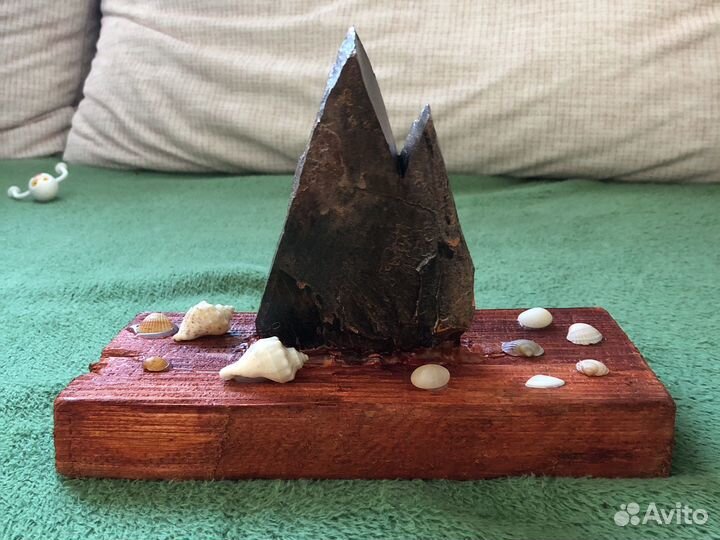 Поделка из дерева и камня 