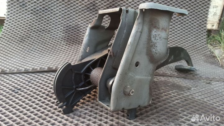 Педальный узел Logan 1