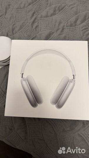 Air pods max silver with SMART case