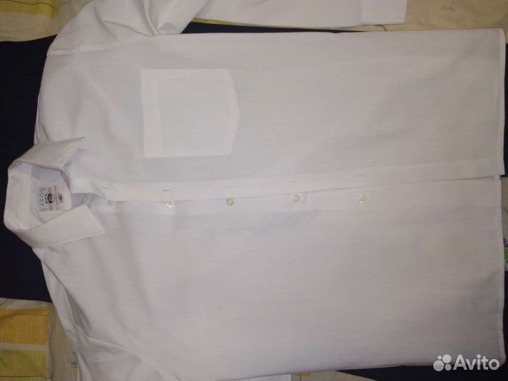 Белые рубашки 128-134, 146, брюки черные 140