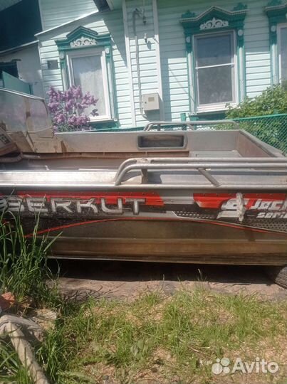 Моторная лодка