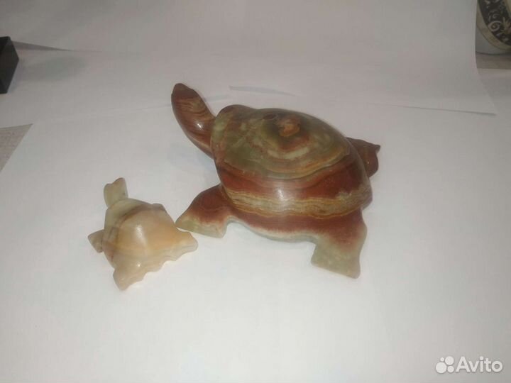 Черепахи из оникса