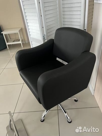 Парикмахерское кресло