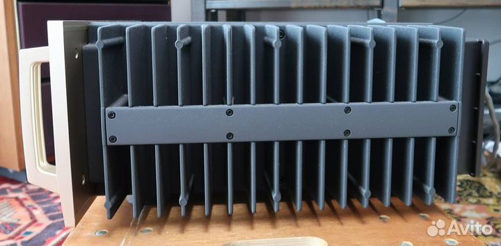 Accuphase A-60 Усилитель мощности. 220-240 Вольт