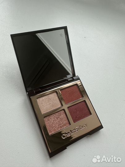 Charlotte Tilbury Палетка теней Luxury Palette