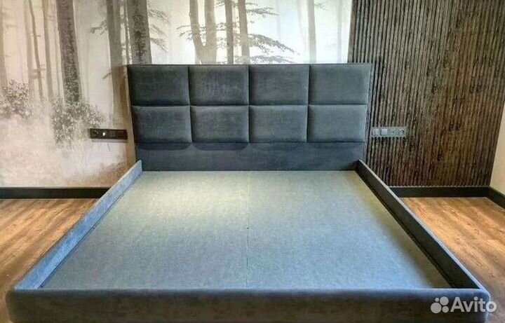 Кровать двуспальная парящая мягкая