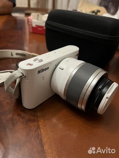 Компактный фотоаппарат nikon j1