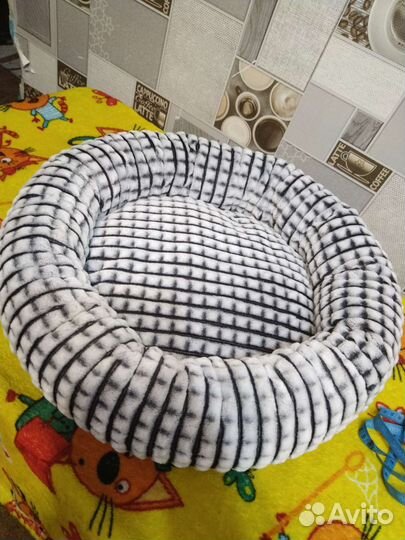 Лежанка для кошек и собак