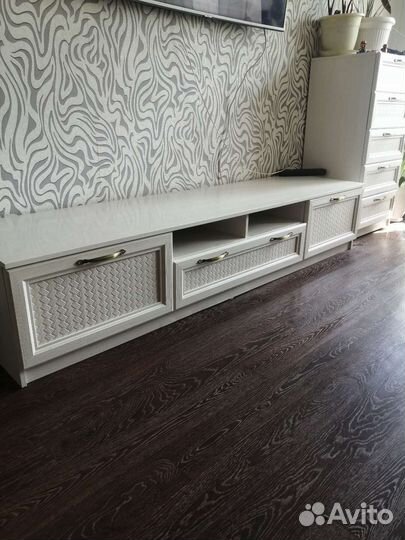 Тумба под телевизор