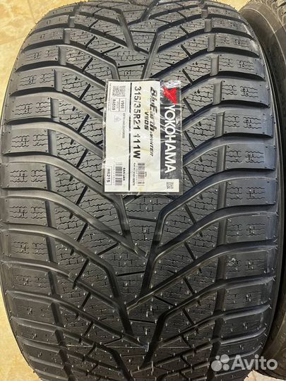 Yokohama W.Drive V905 275/40 R21 и 315/35 R21 111W