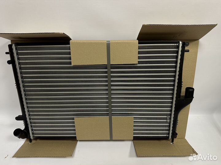 Радиатор Охлаждения Largus (Рено двс)