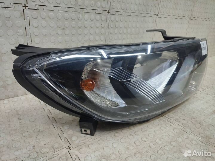 Фара правая LADA Granta 2018