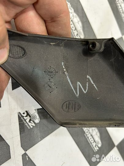 Молдинг решетки радиатора Honda CRV 3 рест Левый